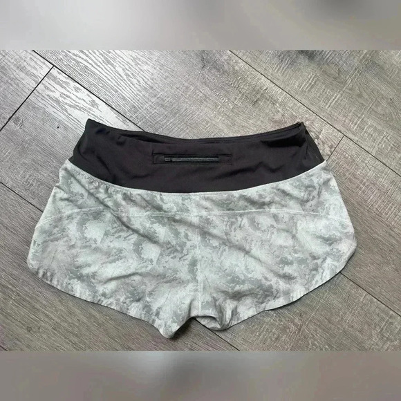 Vuori Omni Performance Short In Grey Dunes - Picture 4 of 4